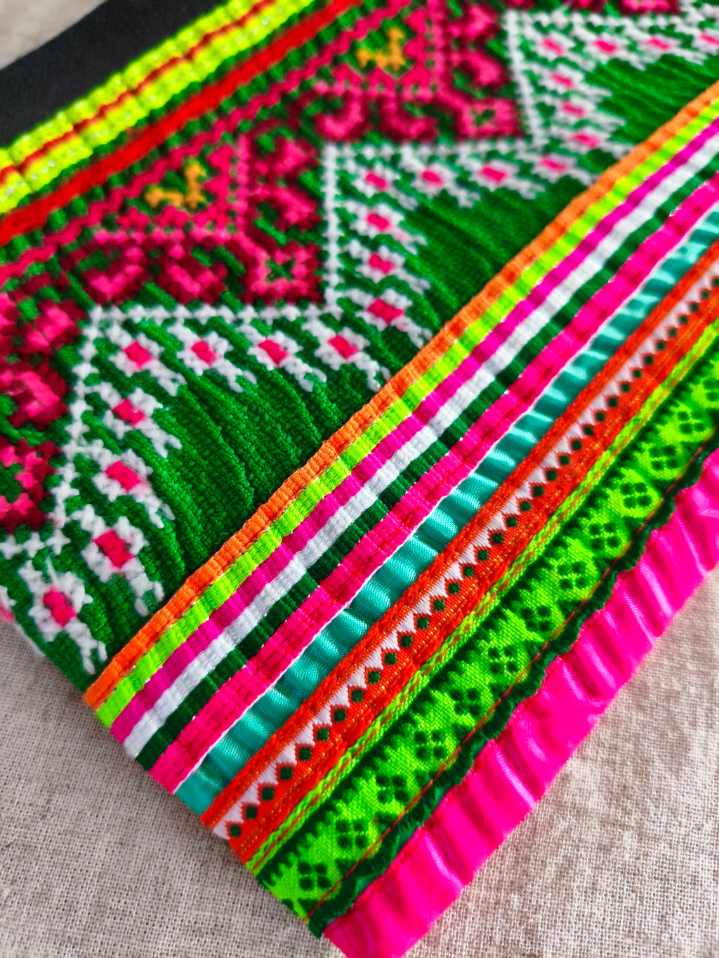 NARAYANI - Colorful Ethnic Clutch Bag - Size L