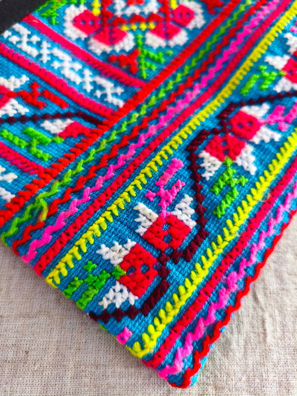 NARAYANI - Colorful Ethnic Clutch Bag - Size L