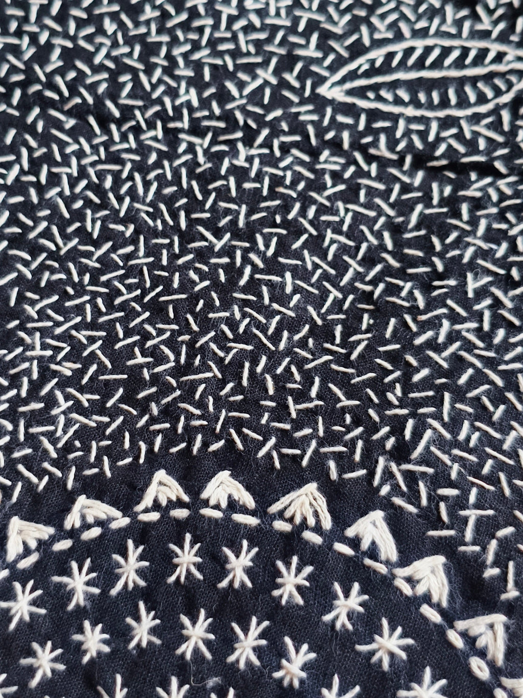 STARS & LEAVES - Elegant Embroided Bag - Unique Handcraft - Hmong Thaïland