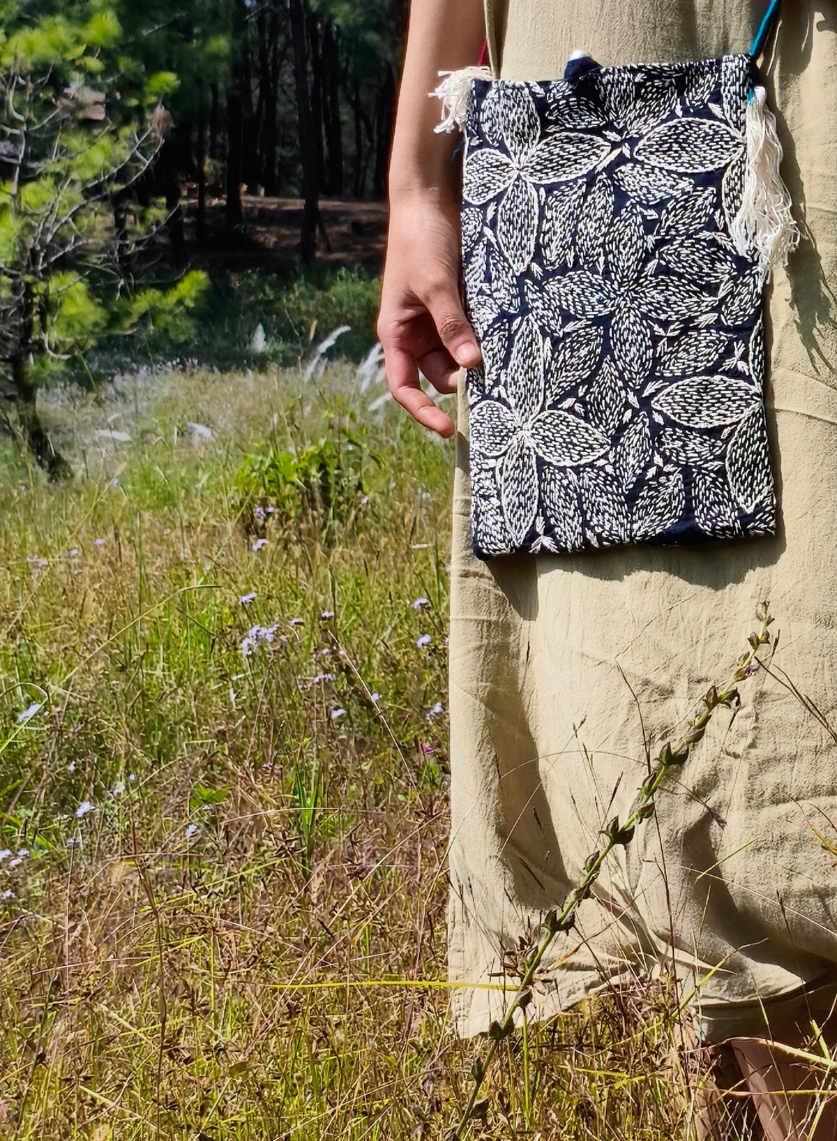 FLOWERS - Elegant Embroided Bag - Unique Handcraft - Hmong Thailand